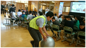 山形市立東小学校・みはらしの丘小学校で「地域と連携したエコドライブ教室」